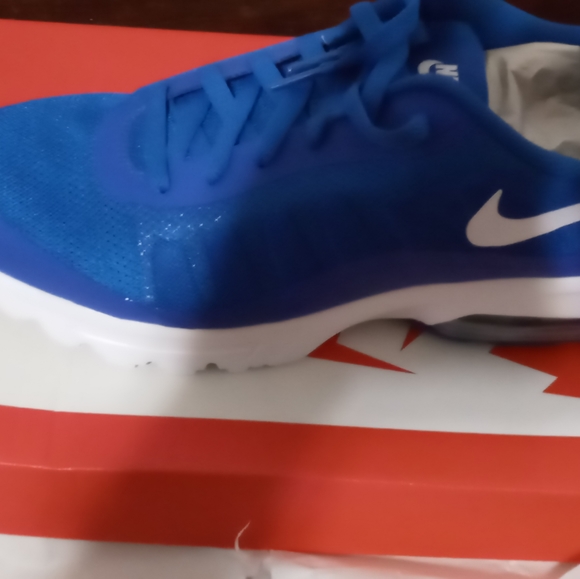 Nike Air Max Invigor Game Royal/White